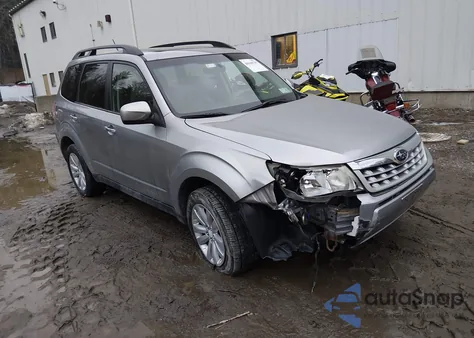 2011 Subaru Forester 2.5X Limited z USA, uszkodzony, nr VIN JF2SHAEC2BH777635